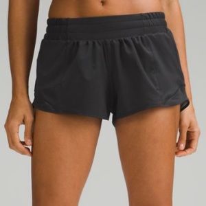 lululemon black 2.5 inch hotty hots size 2